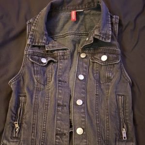 H&M Divided black denim vest with pockets